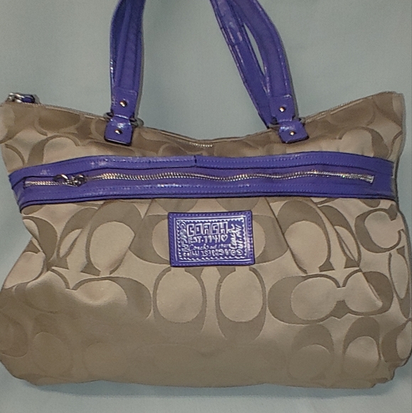 Coach - Picture 1 of 8